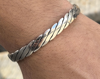 925スターリングシルバーオープンカフバングル：幾何学模様のメンズ