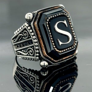 Anillo de piedra de ónix personalizado, anillo hecho a mano personalizado, anillo de letra de plata, anillo de letra de piedra, anillo bordado otomano, anillo de plata de 925 k