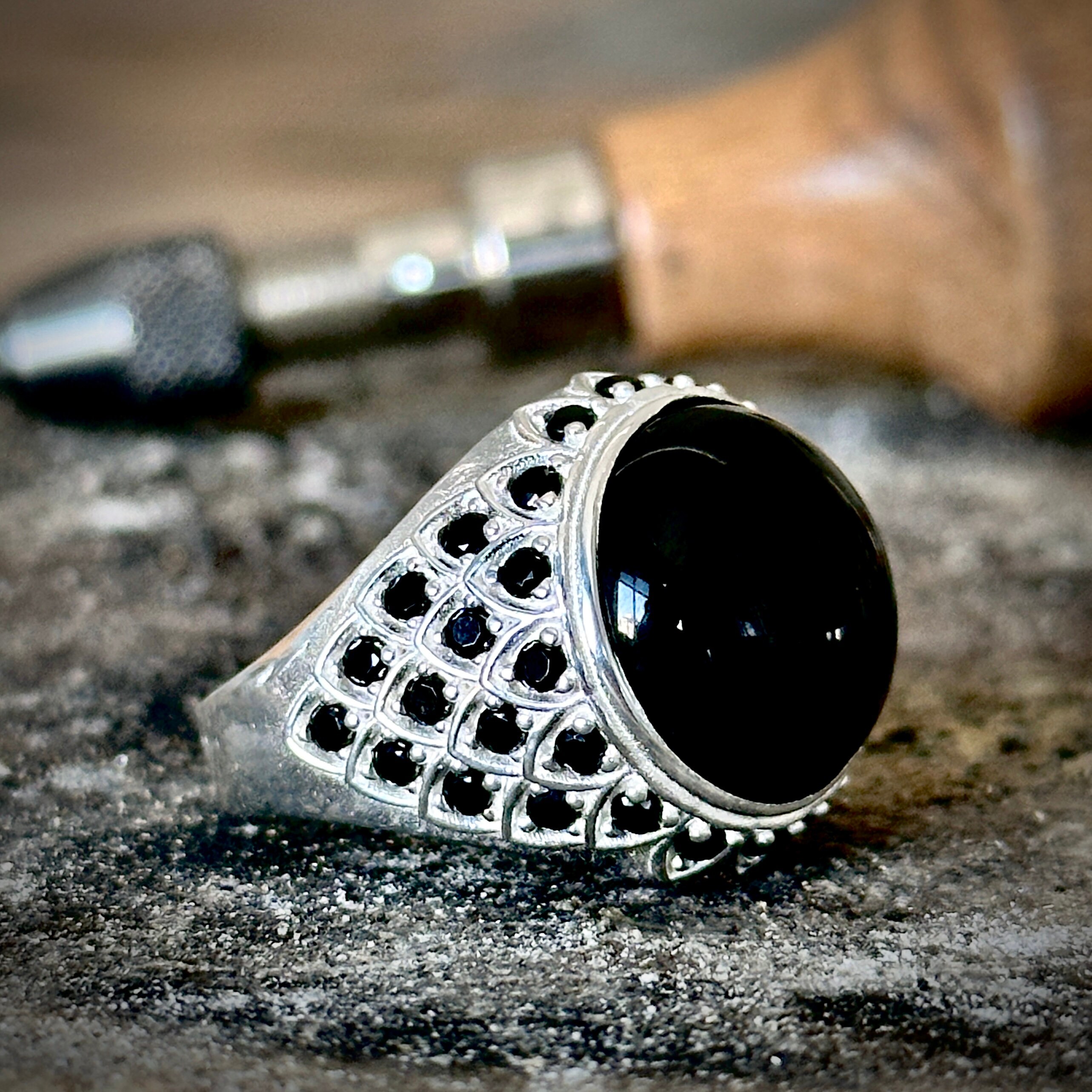 Men Black Onyx Signet Ring , Handmade Round Onyx Ring , Minimalist