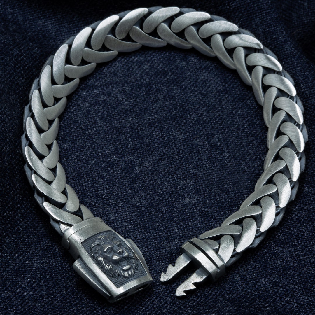 Men Leon Head Figured Chain Bracelet, Solid Curb Chain Bracelet