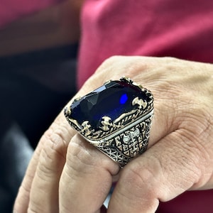 Anillo de zafiro grande de plata, anillo de zafiro modelo hacha, anillo turco de estilo otomano hecho a mano, anillo de plata de ley 925k, regalo para él