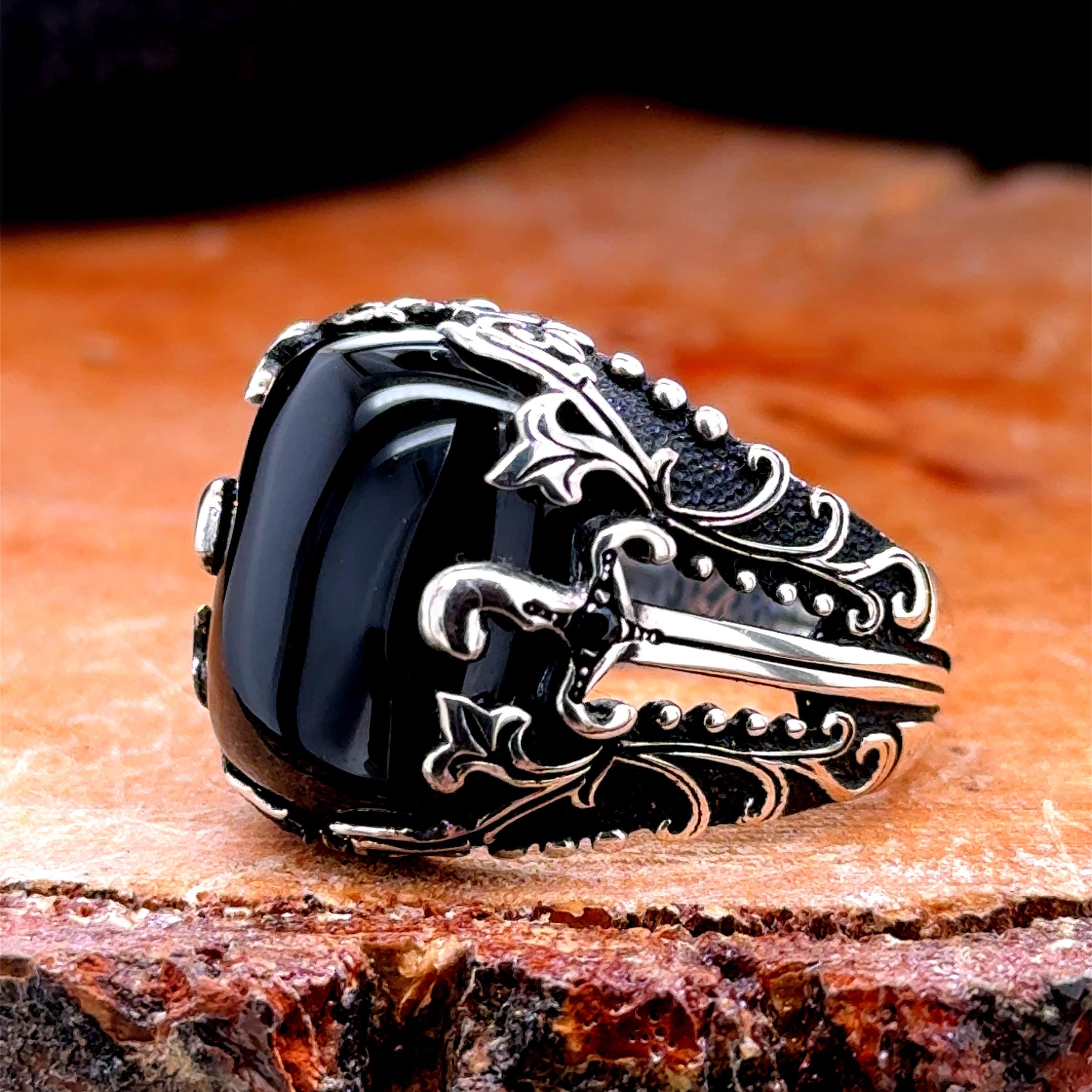 LOOT】Outlaw Signet Ring 925×750 天然石SWE Unique Bold Punk Signet