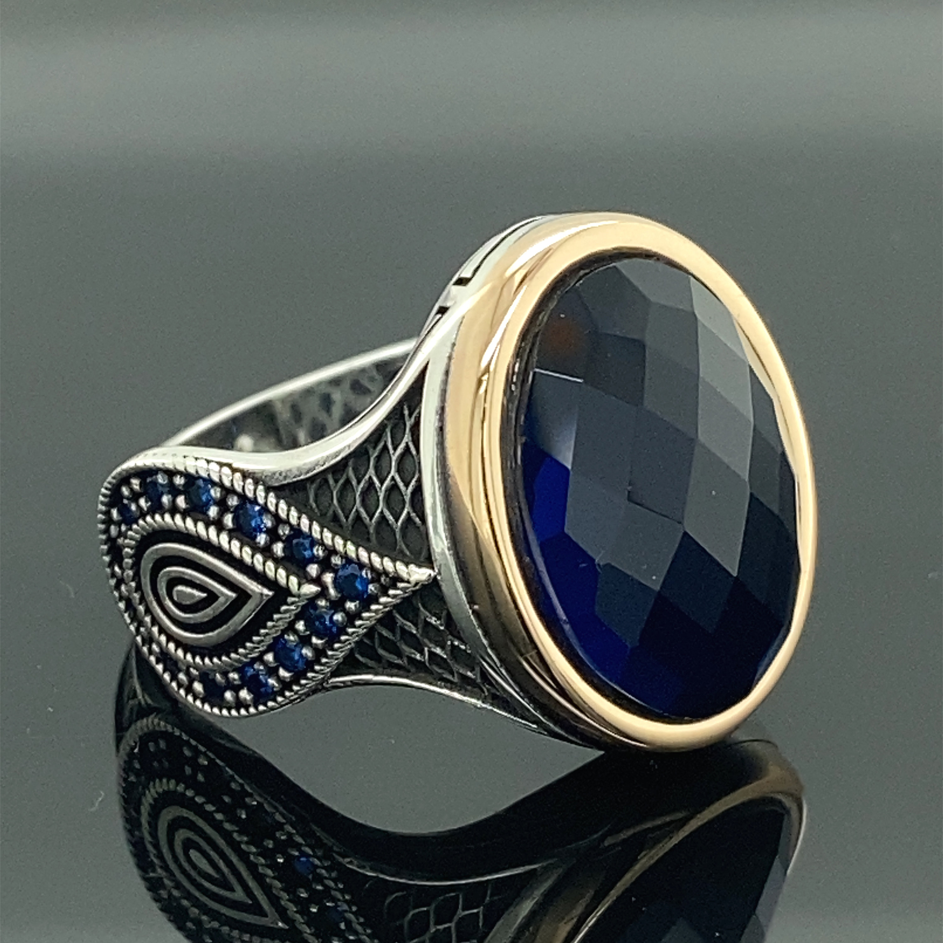 Cute Gold Blue Sapphire Stone Ring