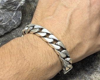 シルバー 12 MM ヘビーチェーンブレスレット、カーブリンク