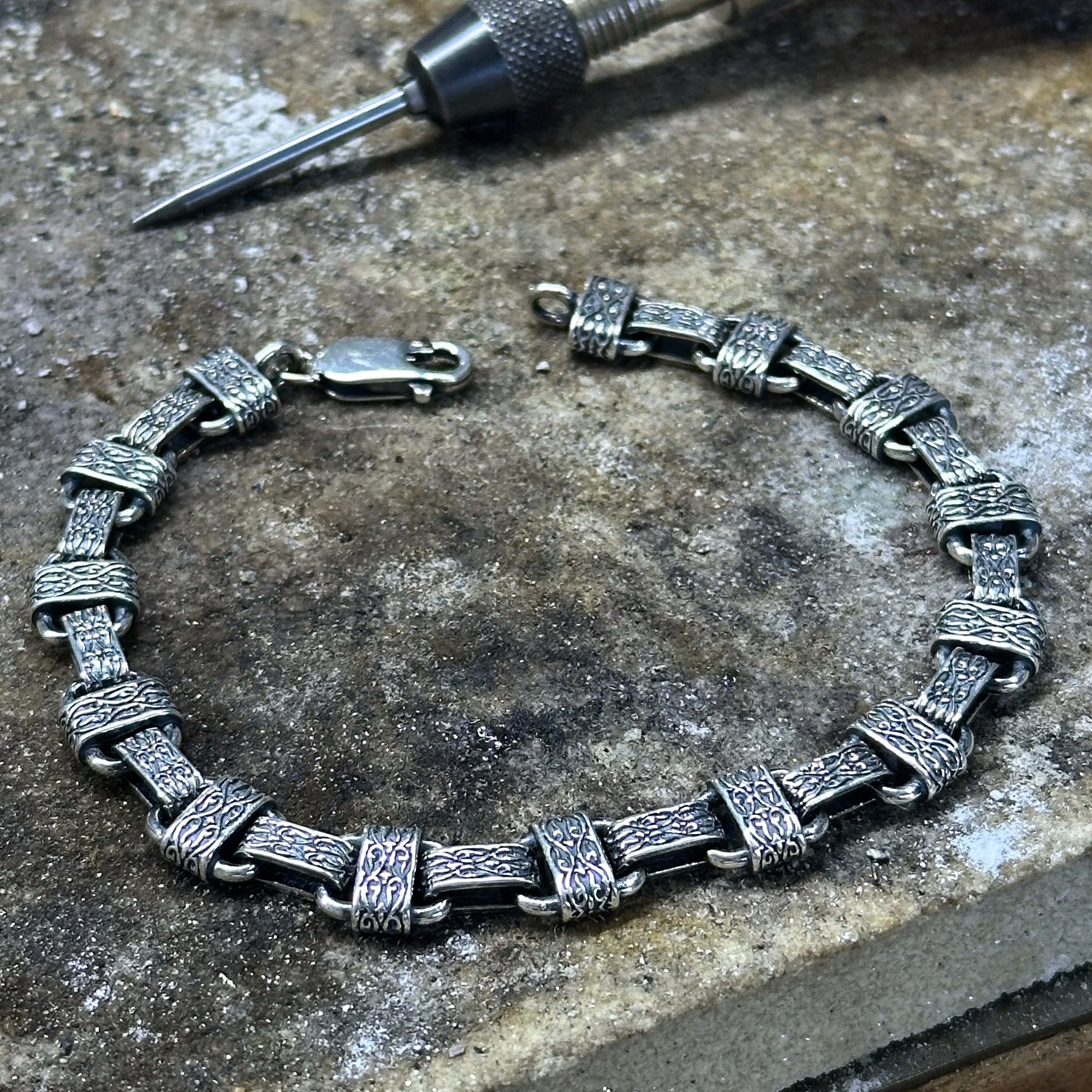 PRY シュウト Antique Silver Chain Bracelet Silver Chain Bracelet , Norse Chain Bracelet , Hand-engraved