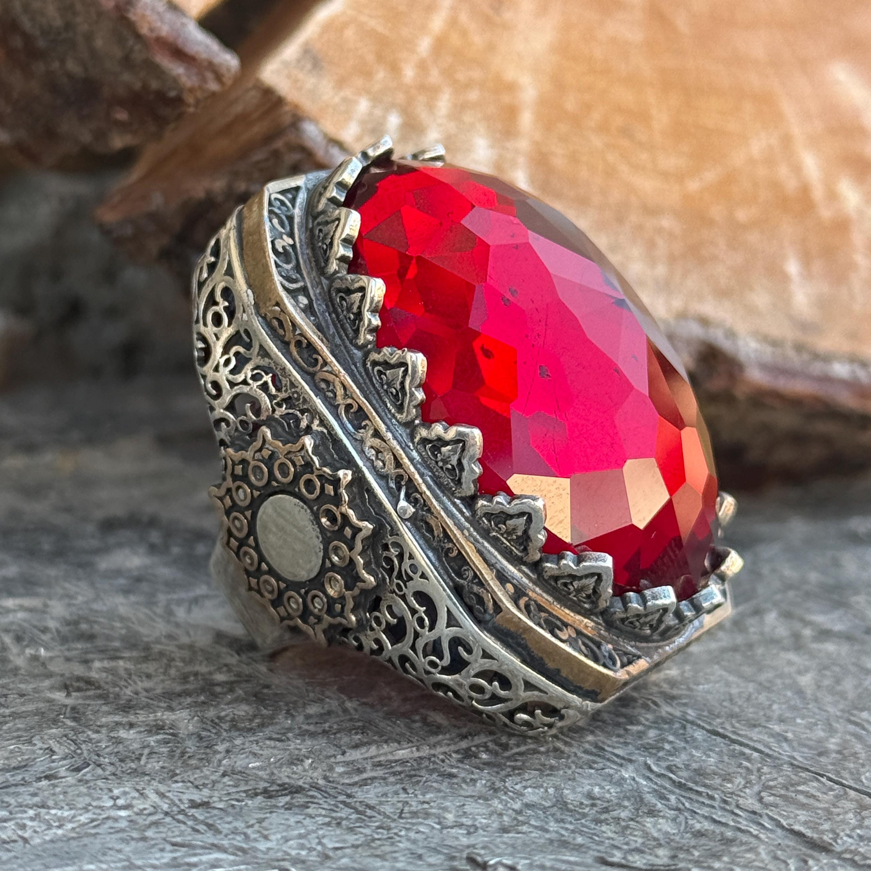 Anello Uomo Donna Con Pietra Gomed (Granato) 12.25 Carati – Anello Astrologico In Metallo Panchdhatu Regolabile