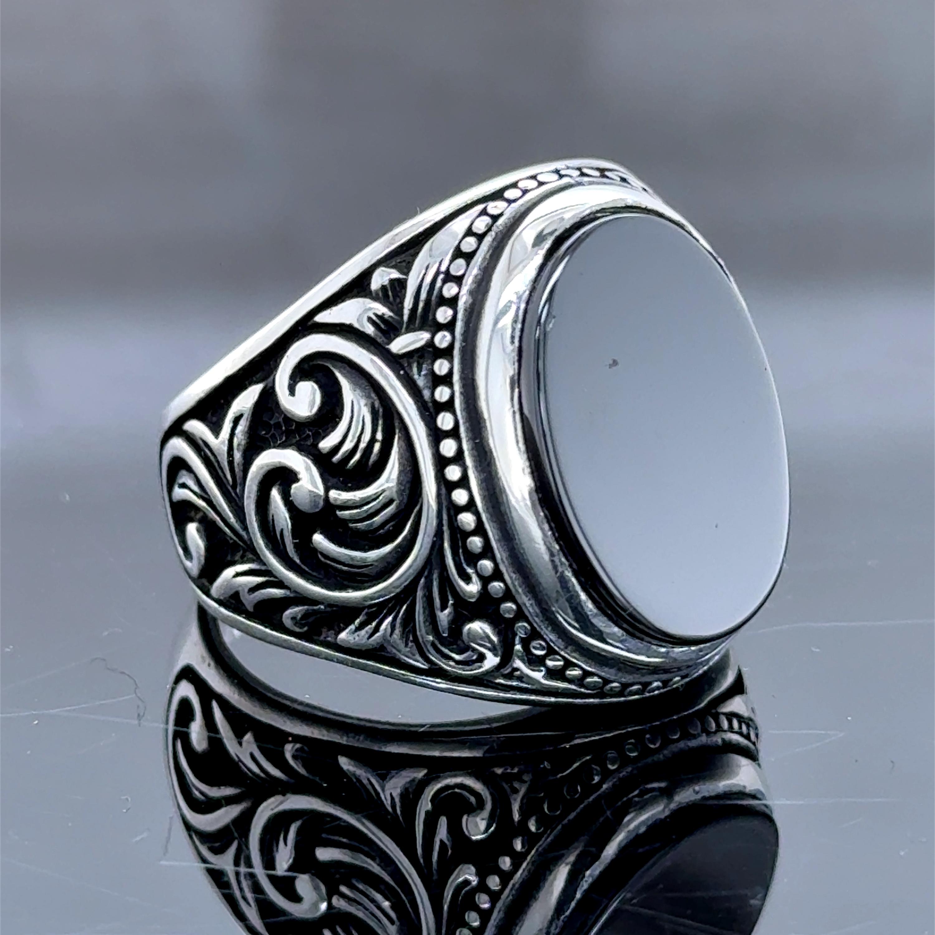 メンズシルバーブラックオニキスリング、オーバル刻印オニキスリング