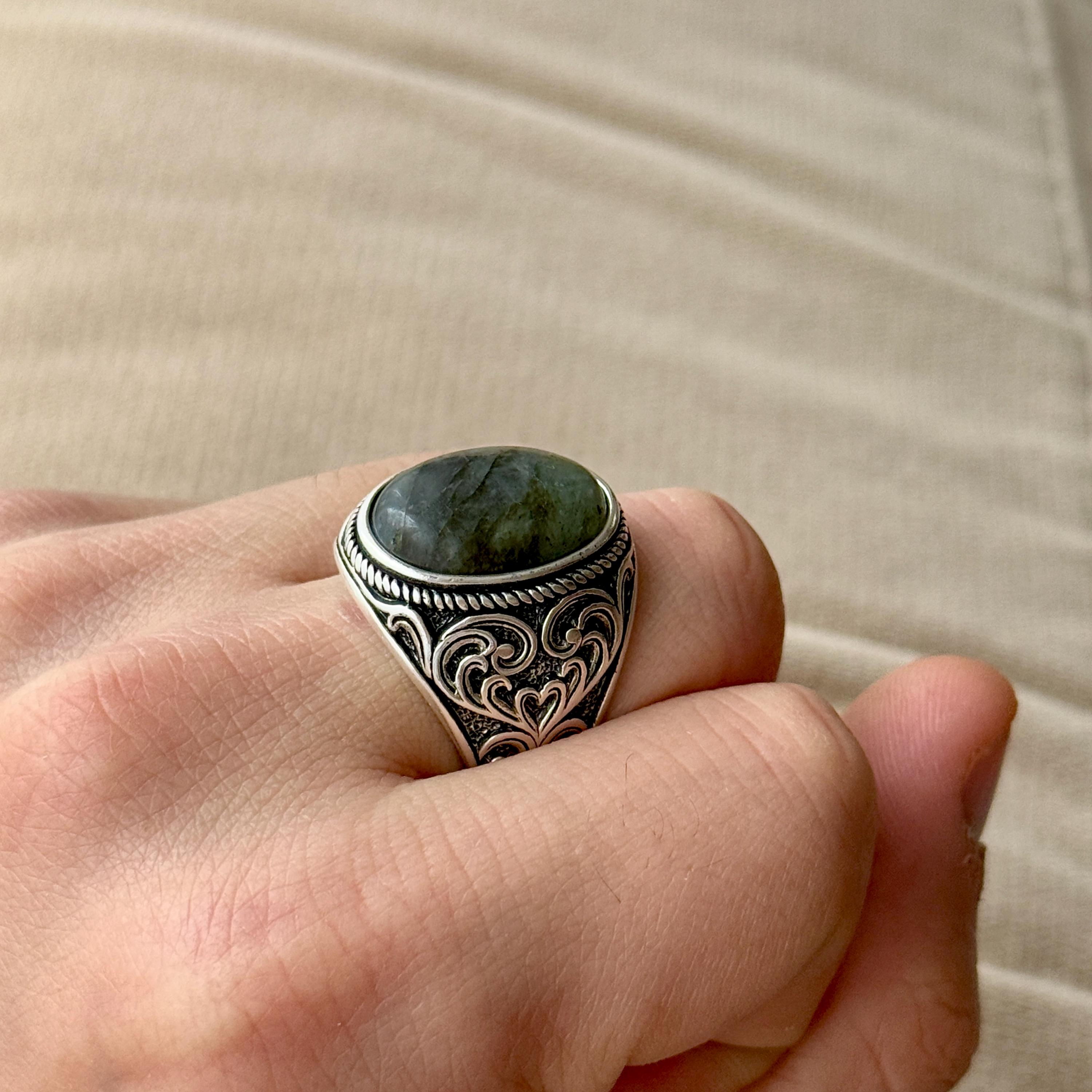Anello Uomo In Argento 925 Con Labradorite – Design Vintage Ossidato, Misure 60-66, Regalo Elegante - copertina