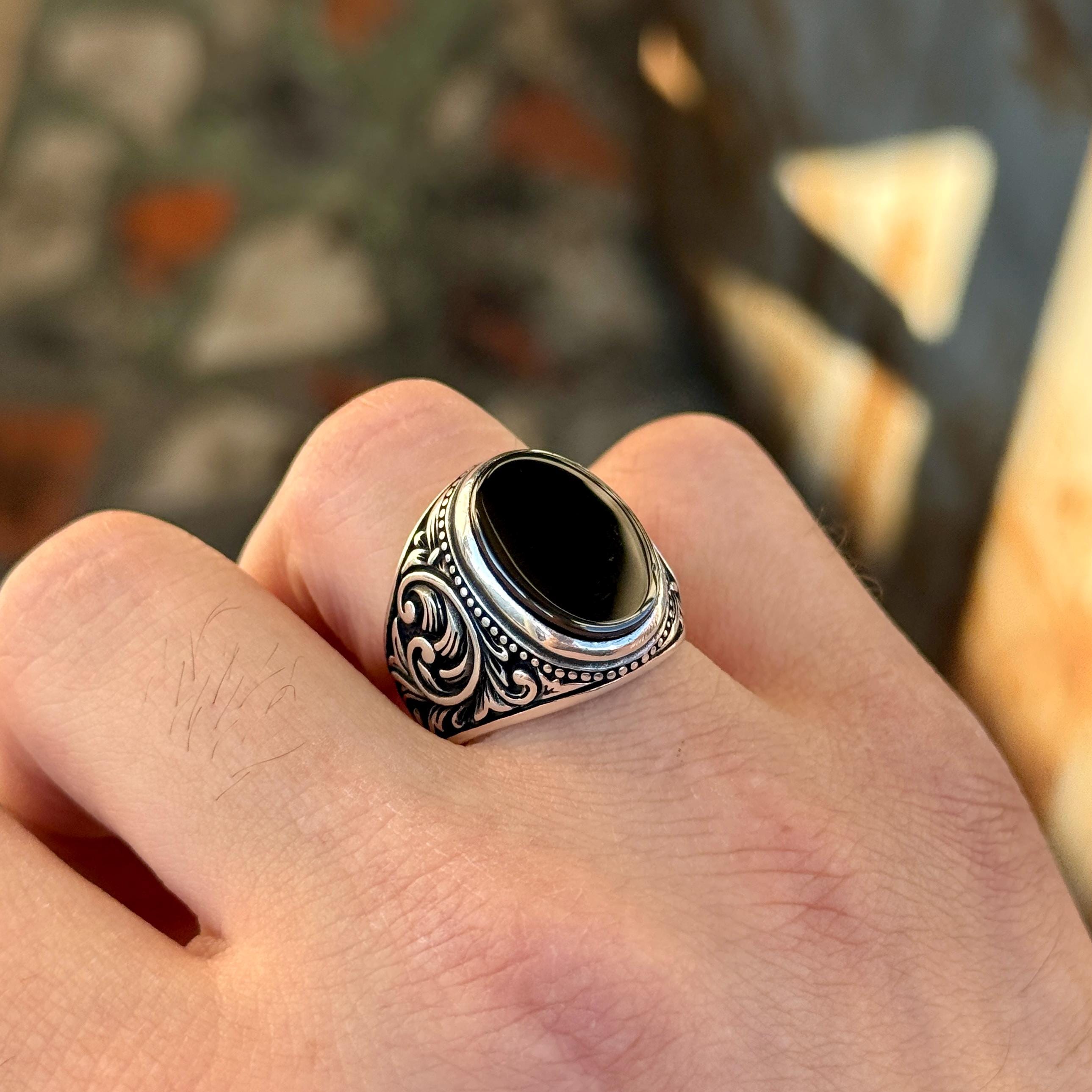 メンズシルバーブラックオニキスリング、オーバル刻印オニキスリング