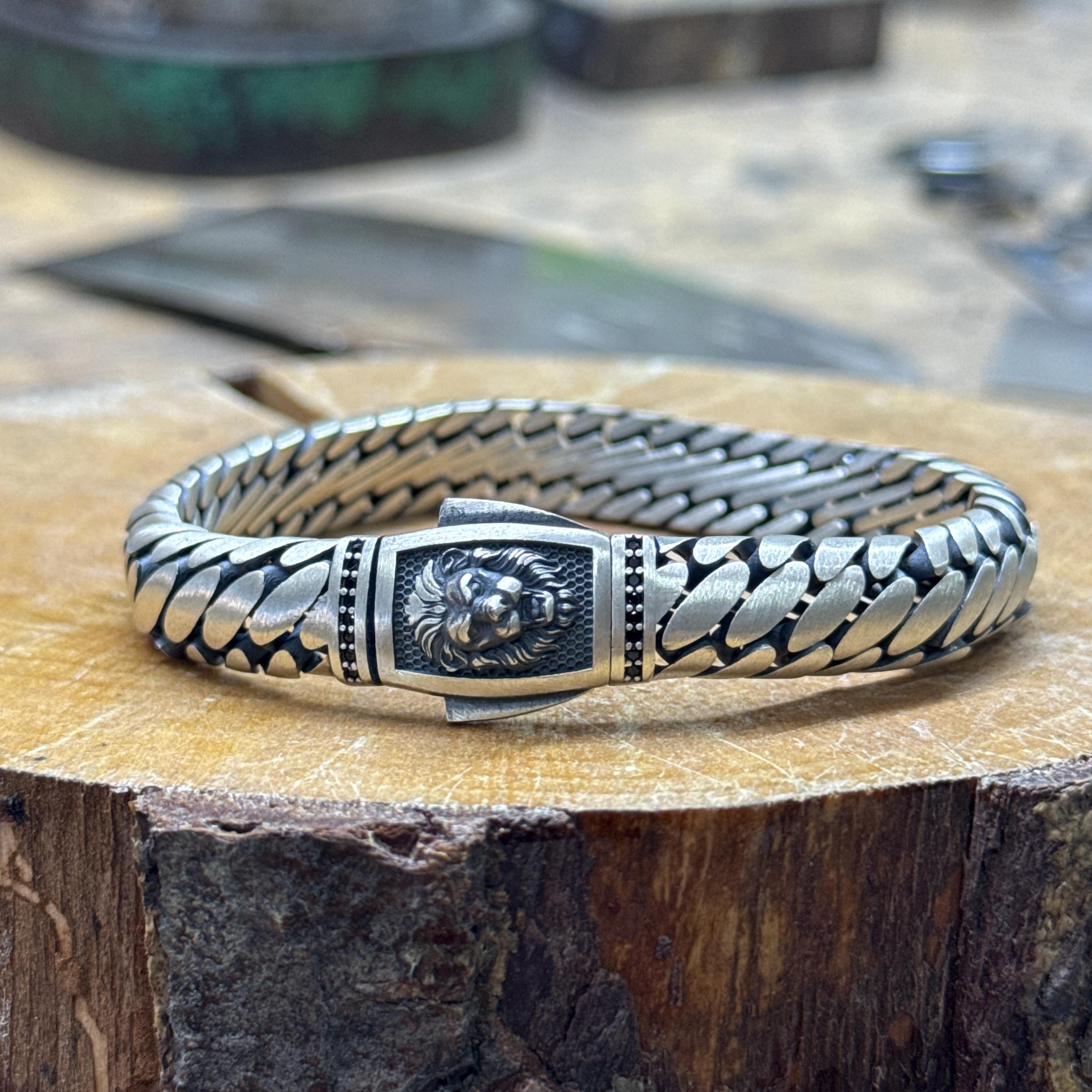 ビンテージLeon シルバーブレスレット Silver Leon Head Chain Bracelet, 10MM Curb Chain Bracelet, Gourmet