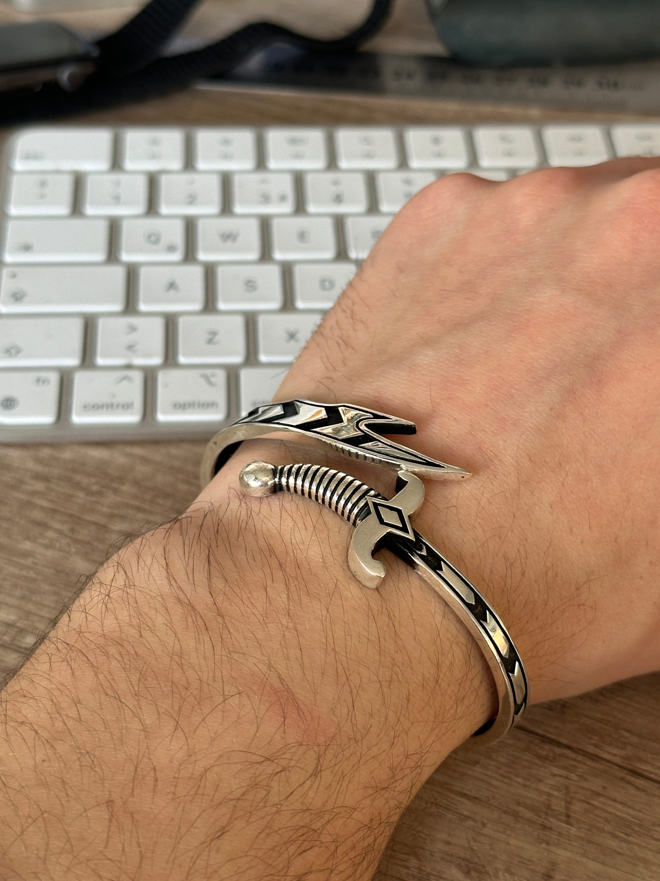 Nullus sword bracelet 925シルバー NULLUS : 눌루스] SWORD & THORMS 925 SILVER BRACELET - SAMPLAS