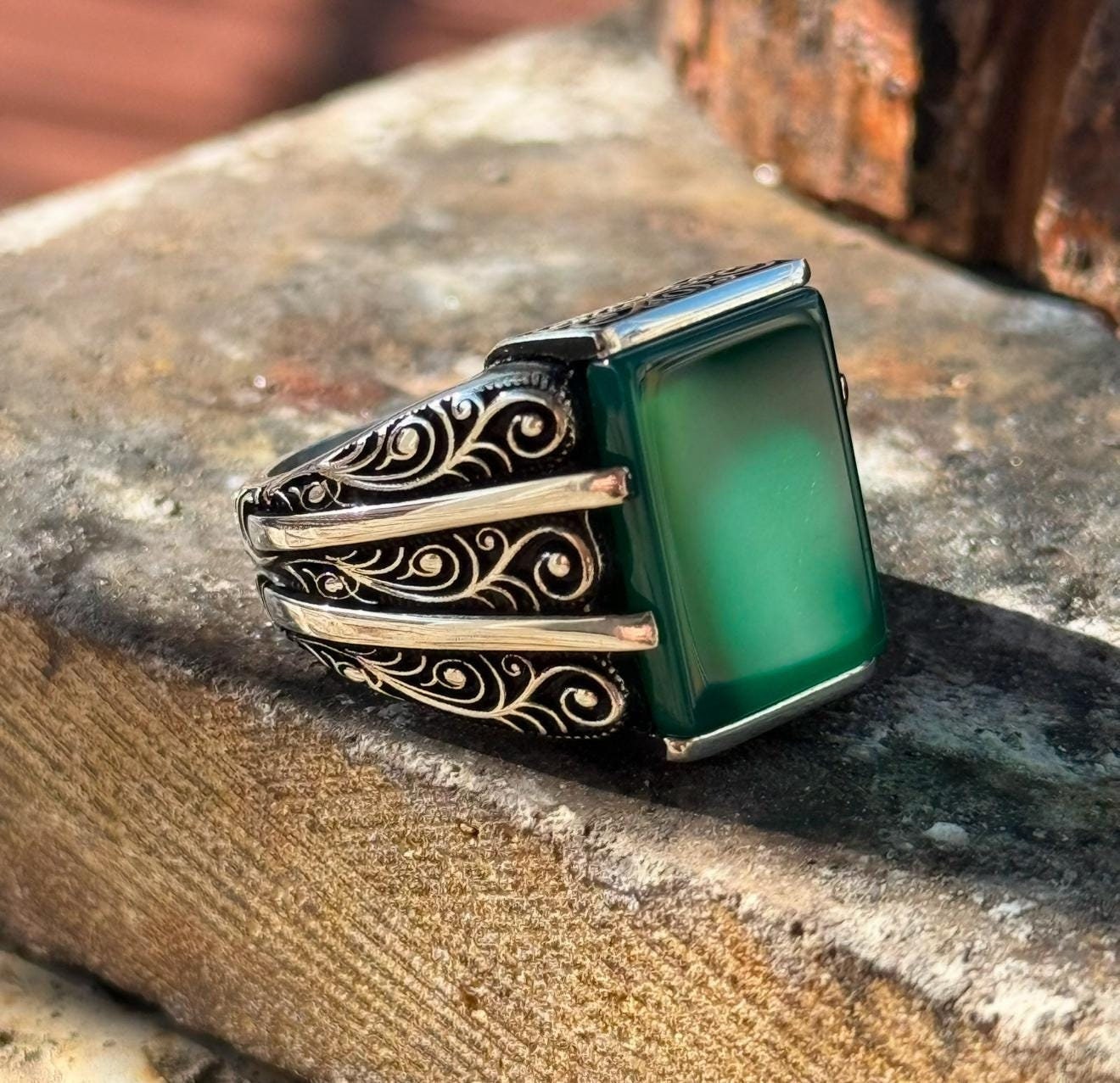 Anello da uomo in argento con pietra di giada verde, anello vintage inciso  a mano, anello con pietra preziosa di giada naturale, anello da uomo