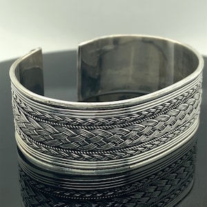 Silver Handmade Thick Chain Bracelet , Large Jade Stone Silver Handmade Thick Chain Bracelet , Large Jade Stone