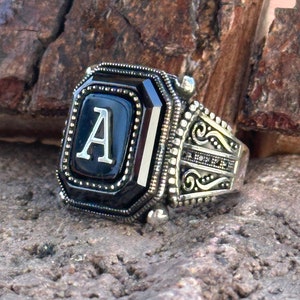 Anel de pedra de ônix personalizado feito à mão, anel masculino feito à mão, anel de letra de prata, anel bordado estilo otomano, anel de prata esterlina 925k