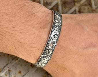 シルバーハンドメイドカフブレスレット、刻印入りヴィンテージカフ