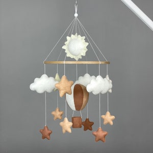 Neutral baby mobile Cloud crib mobile Hot air balloon nursery Sun mobile Expecting mom gift