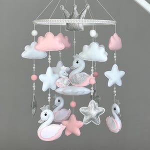 Schwan Baby Krippe Mobile Mädchen Schwan Kinderzimmer Mobile für Baby Mädchen Rosa Baby Mobile Filz hängende Mobile Schwan Baby-Duschegeschenk