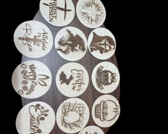 Dessous de verre faits main inspirés de Pâques, carrés ou ronds en bois, gravés au laser.