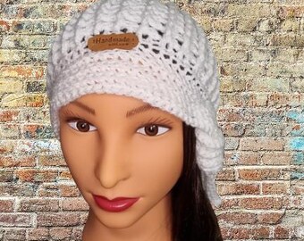 Bonnet ample lilas tricoté à la main, fil acrylique extensible