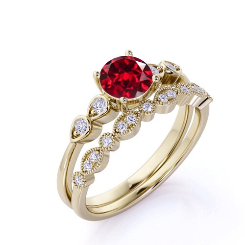 Round Cut Red Garnet Engagement Ring Set, Natural Red Garnet Wedding Ring Set, 14 Gold Red Garnet Vintage Bridal Set, Antique shops 2pcs Ring Set.
