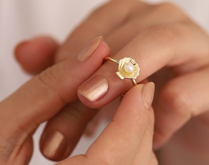 Pearl in SeaShell Ring | Cockle Shell 14k Gold Dainty Statement Ring | Aquatic Pearl Oyster Shell Marine Ring | Valentine's Day Gift