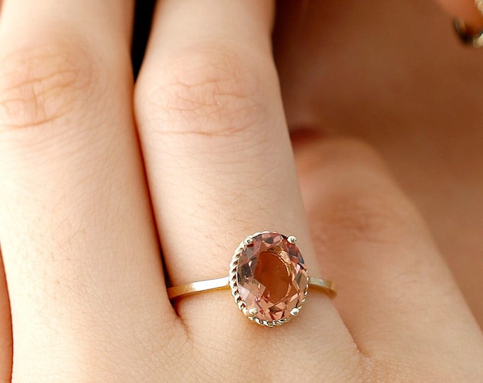 14k Gold Zultanite Gemstone Ring | Handmade Jewelry, Change Color Gem, Diaspore Ring, Healing Crystal, Reduce Stress, Bridesmaid Gift