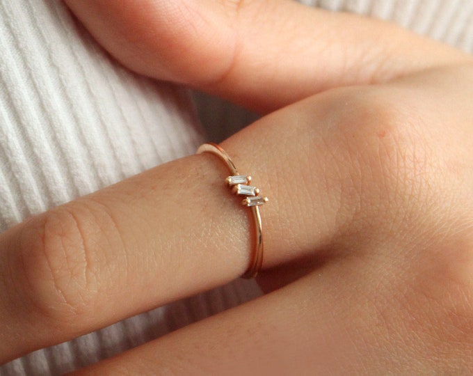 18k Gold Diamond Ring | 3 Baguette Cut Stone Proposal Engagement Anniversary Band