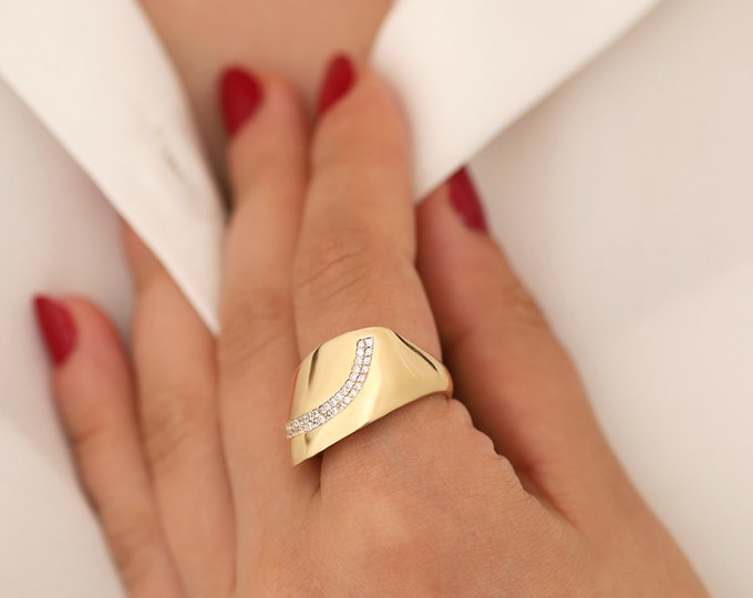 14k Gold Inclined Line Ring | Bold Flat Dome Statement Band