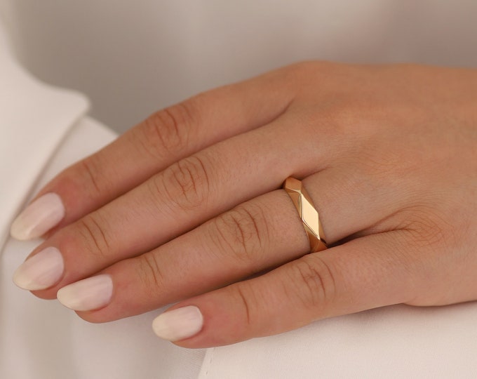 14k Gold Ridged Forefinger Ring | Geometric Textured Statement Band