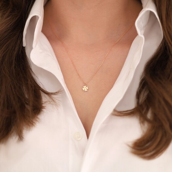 Minimal necklace deals