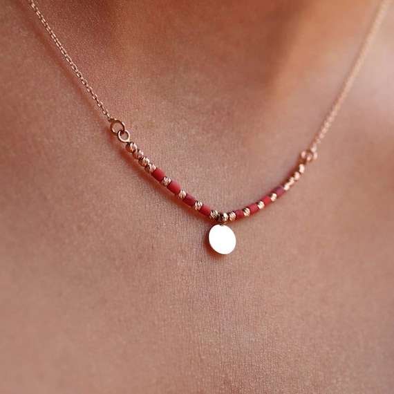 Gold chain with coral beads deals