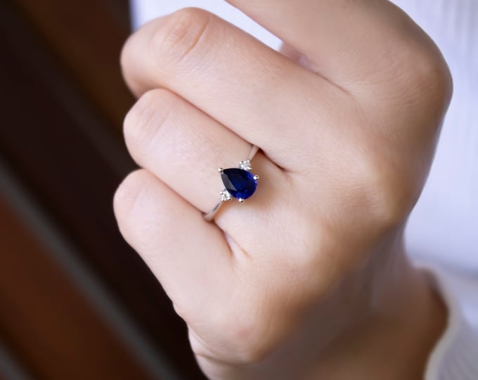 18k Gold Sapphire Diamond Ring | Vintage Look Teardrop Blue Gem Engagement Design