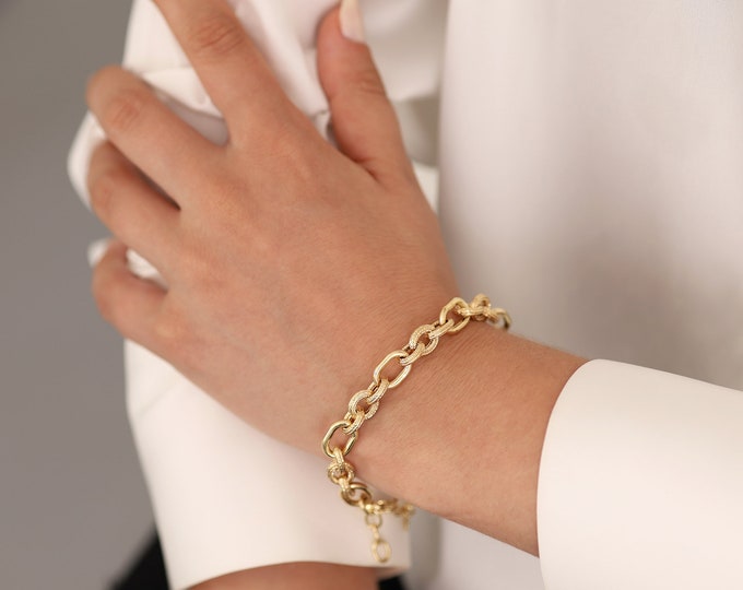 14K Gold Paperclip Chain Bracelet | Hammered Bracelet, Link Jewelry, Elegant Jewelry, Addable Charm Bracelet, Graduation Gift, Gift For Her