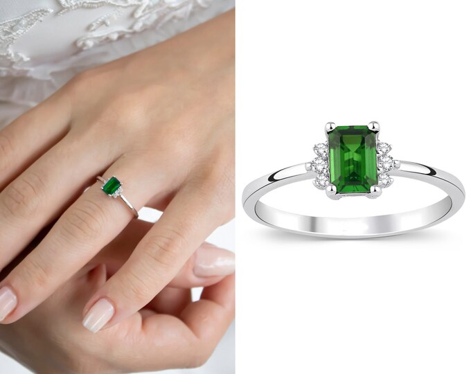 Emerald Engagement & Propasal Ring 18k Gold | Handmade Jewelry, Vintage Look Sapphire Ring, Bridesmaid Gift, Dainty Ring w/ Cluster Diamond