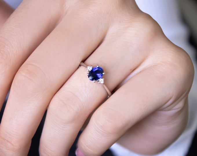 14k Gold Sapphire & Diamond Ring | Vintage Look Blue Gem Engagement Band