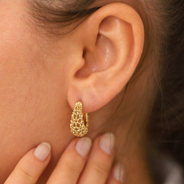 14k Gold Flower Carved Hoops | Chunky Floral Hoop Earrings, Gold Daisy Hoop Earrings, Medium Hoop Earrings, Floral Hoops, Gift For Birthday