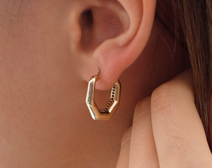 14k Gold Bold Hexagon Hoop Earrings | Vintage Wide Huggie Earrings, Elegant Chunky Earrings, Valentines Day Gift, Mom Gift, Gift for Her