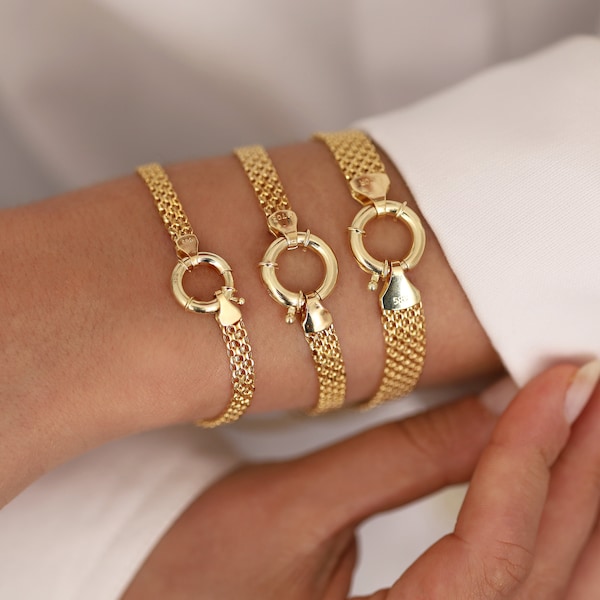 14k gouden bismarck-schakelarmband | 4 mm matrozenslot met hartvormige hangslotbedels