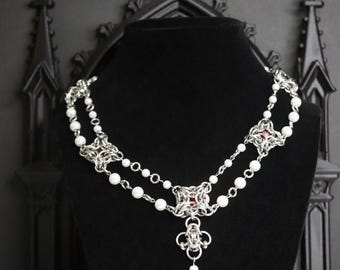 Tudor stainless steel Chainmail and glass beads and pearls choker