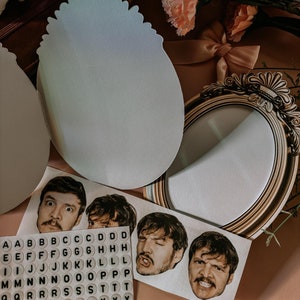 Pedro enmarca tarjetas de San Valentín con KITS DIY