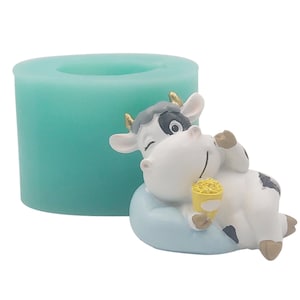 3D Cattle Cow Silicone Mold Clay Soap Plaster Epoxy Mould DIY Cake Chocolate 3D Cattle Cow Silicone Mold(Random color)