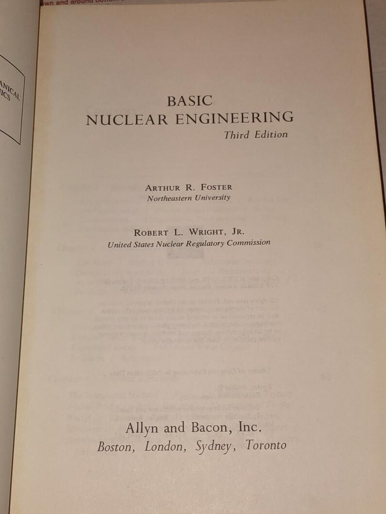 Puede incluir: P&aacute;gina de un libro abierto con el t&iacute;tulo "BASIC NUCLEAR ENGINEERING" en negrita. Es la tercera edici&oacute;n. Los nombres de los autores y sus afiliaciones se enumeran debajo del t&iacute;tulo, sobre papel crema.
