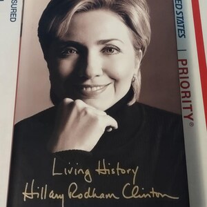 Living History Hillary Rodham Clinton First Printing 2003 HCDJ, Like New