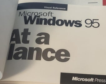 Microsoft Windows 95 at a Glance by Jerry Joyce, Marianne Moon