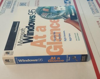 Microsoft Windows 95 at a Glance by Jerry Joyce, Marianne Moon