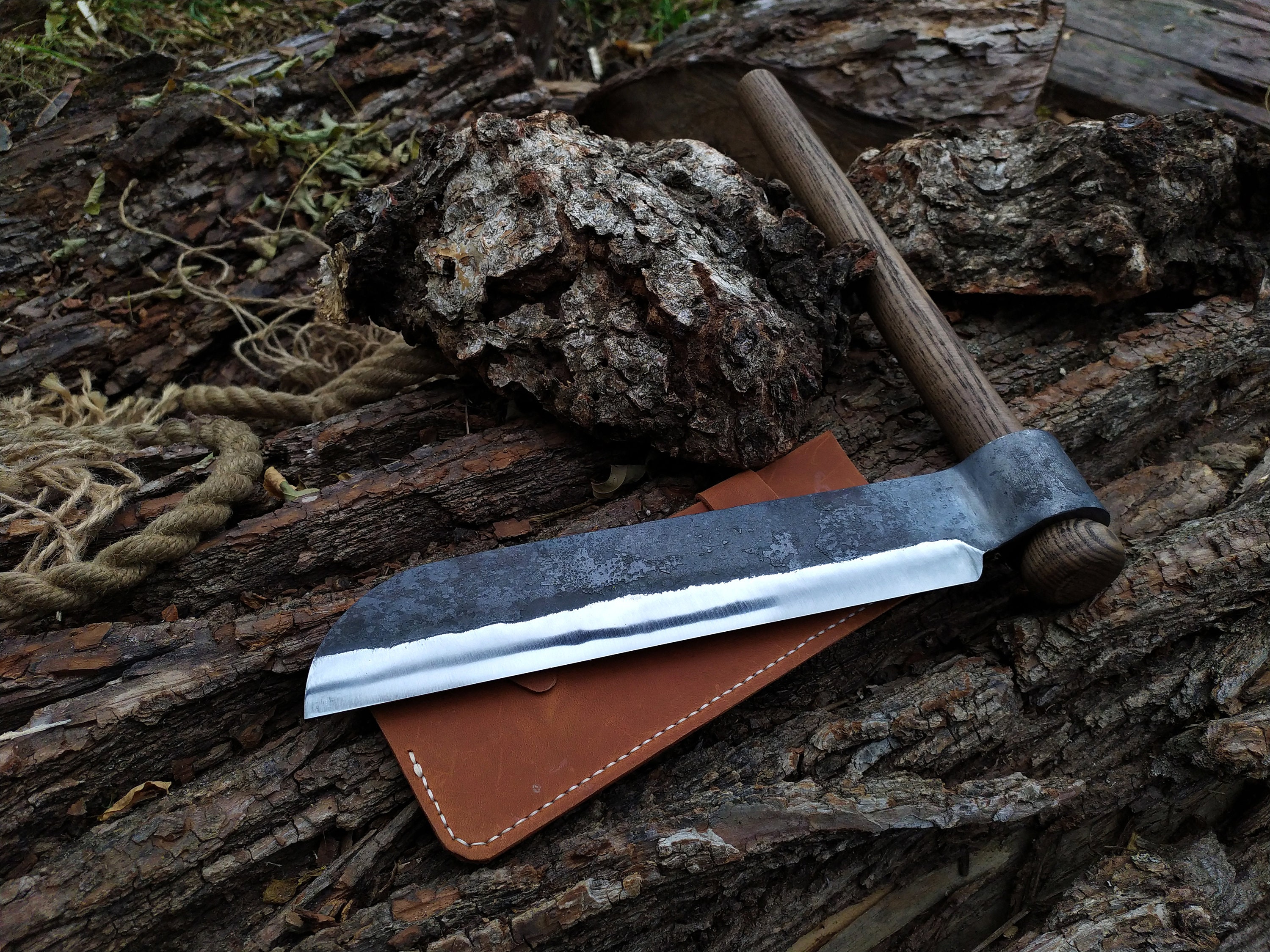 Splitting Froe with long handle, Adze, Medium Size Logs