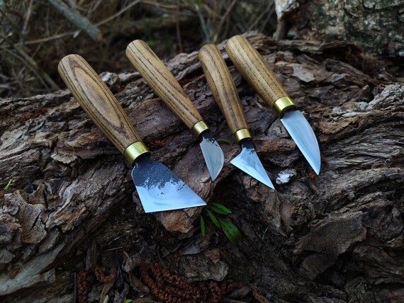 Juego de Cuchillos Forjados 4uds. Cuchillo para tallar virutas. Cuchillos  para tallar madera. Falsificado. Forjado a mano. Herramientas para tallar  madera. Acero carbono. arte tallado en madera -  España