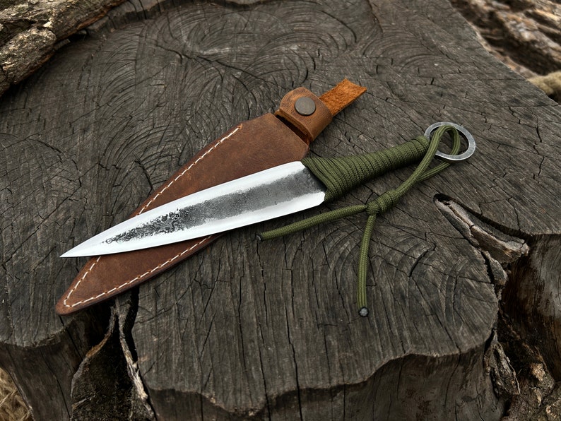 Wurfmesser. Handgefertigtes Kunai. Geschmiedeter Dolch. Wurf Jagdmesser. Geschenk für Männer. Katana. Geschenk für Mann. Werkzeuge zum Werfen. Geschmiedetes Schwert Bild 8