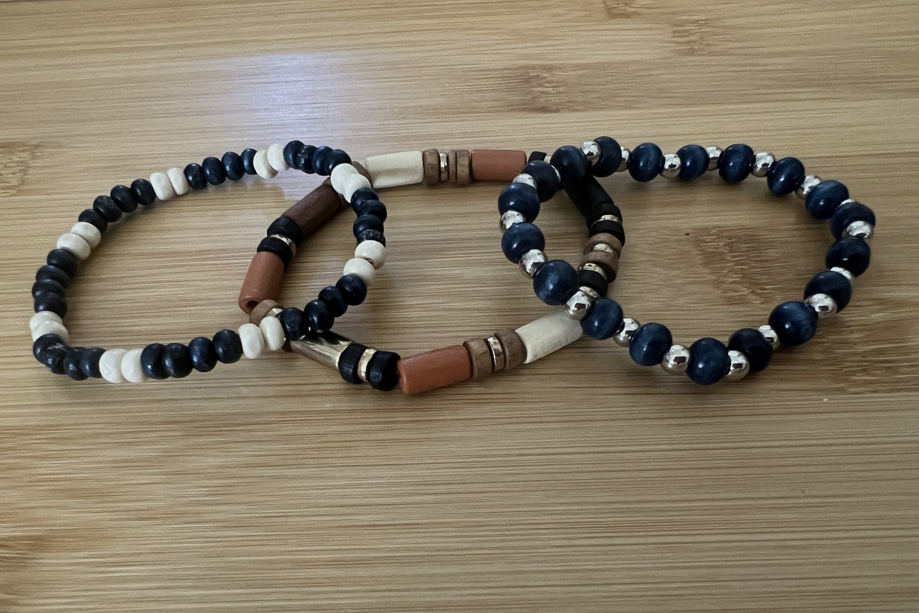 Caiyao Set di braccialetti elastici in legno con perline di legno