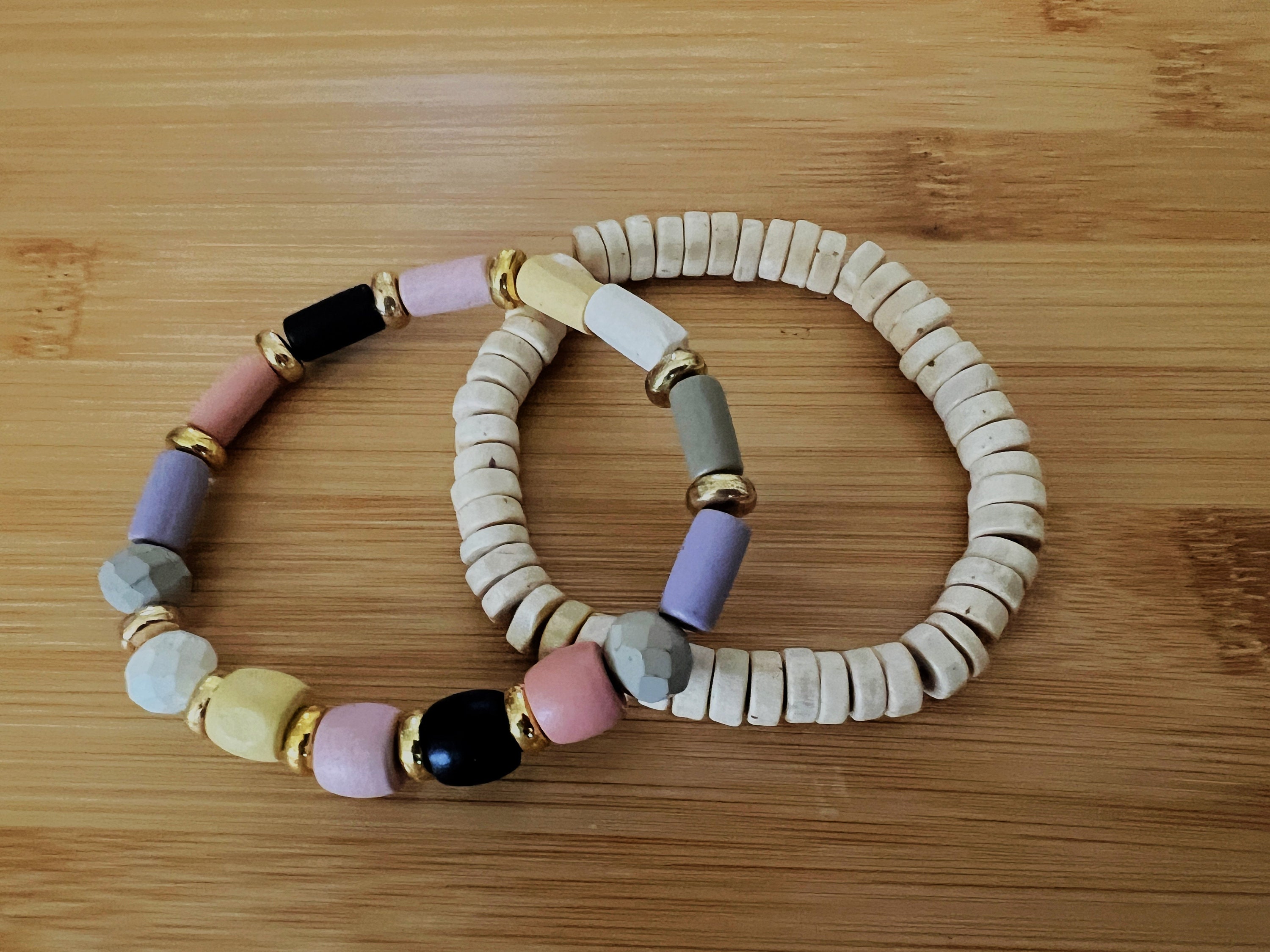 Caiyao – Set Da 3 Braccialetti Elastici Bohémien In Legno E Acrilico Con Elefante E Nappa, Regalo Donna